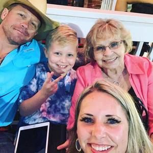 Meet your Posher, Dixie